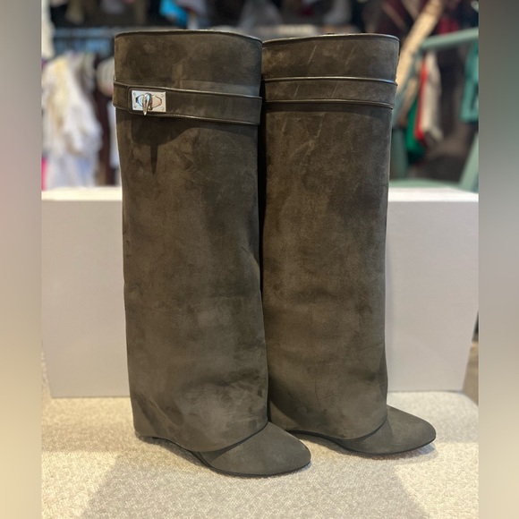 Givenchy Shark Lock Boots in Olive Suede sz 38 - Picture 4 of 10